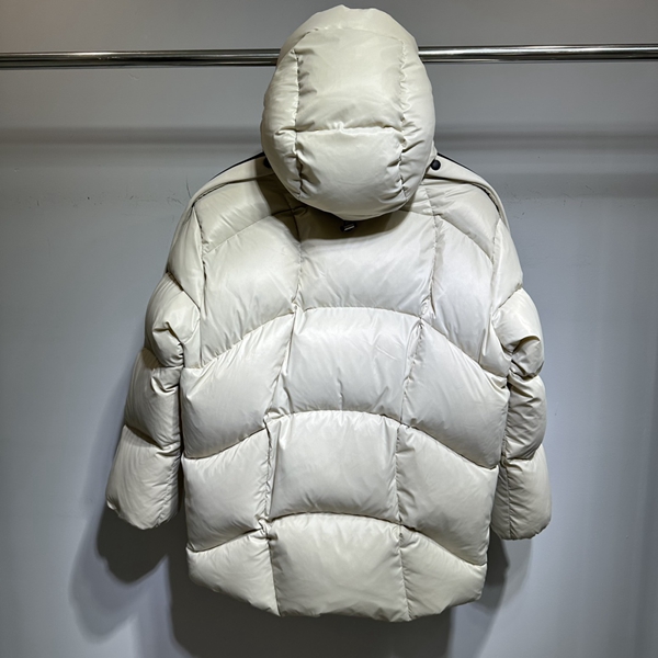 ハイクオリティダウンジャケット着用イメージ